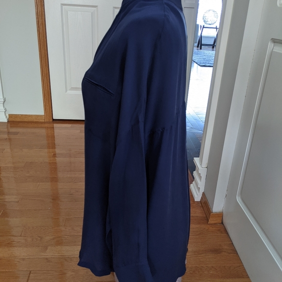 Vince blue silk blouse size small - Picture 3 of 3